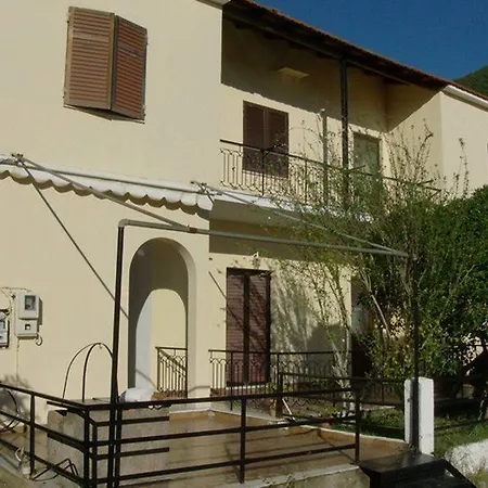 Appartamento Stefanos Ipsos
